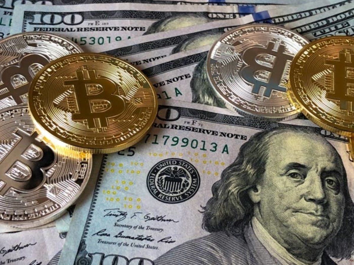 bitcoin y dólares