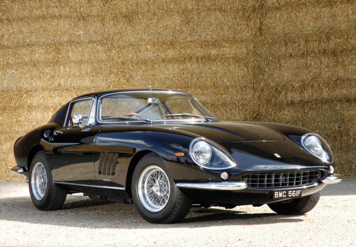 A subasta una colección de 13 Ferrari que te puede costar más de 15 millones de euros