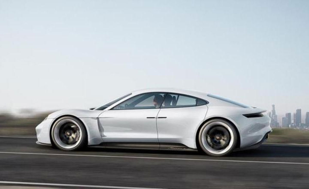 Porsche quiere que los coches eléctricos se carguen más rápido que un móvil