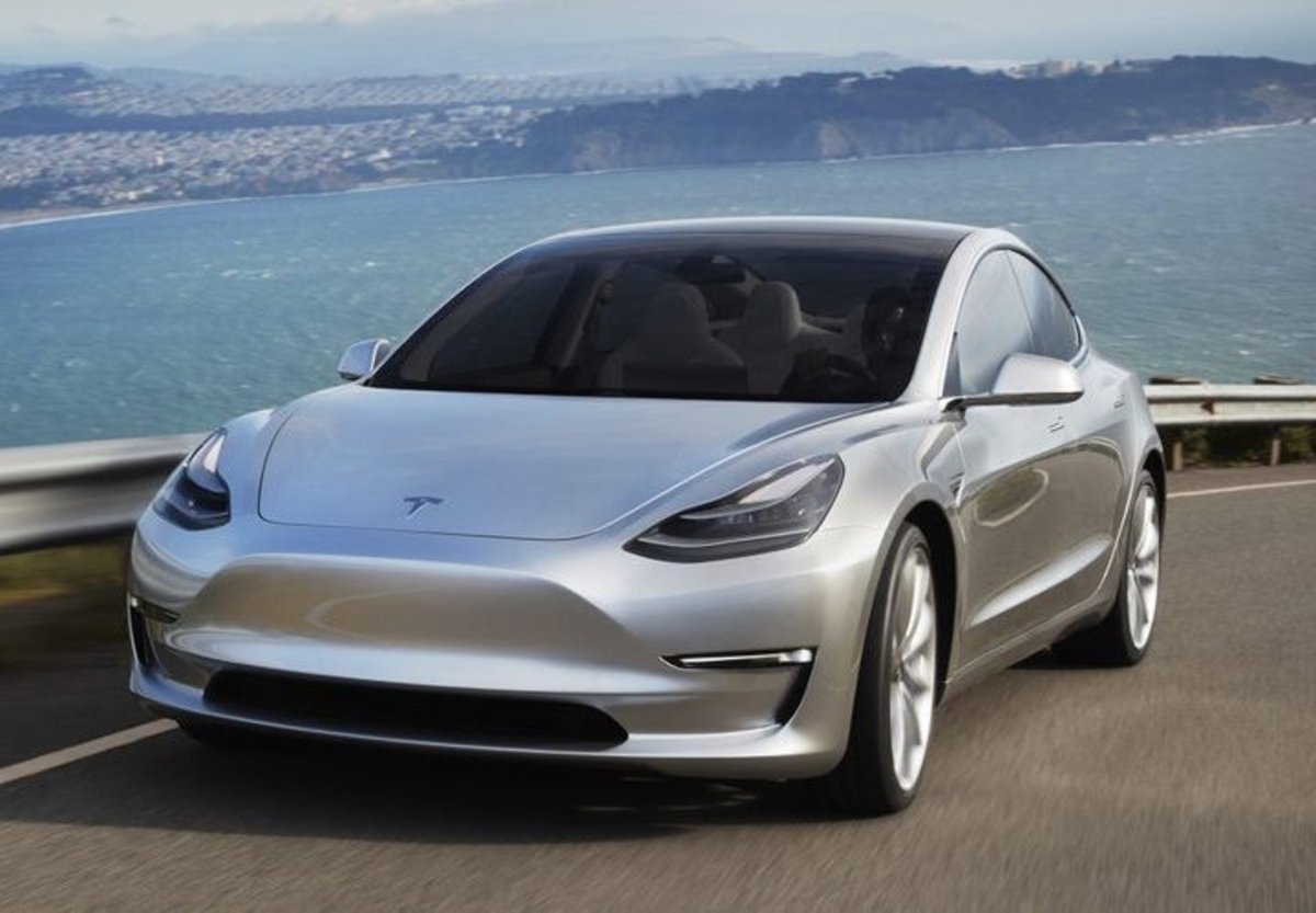 Tesla Model 3, esto es lo que debes saber del coche eléctrico que destronará el mercado