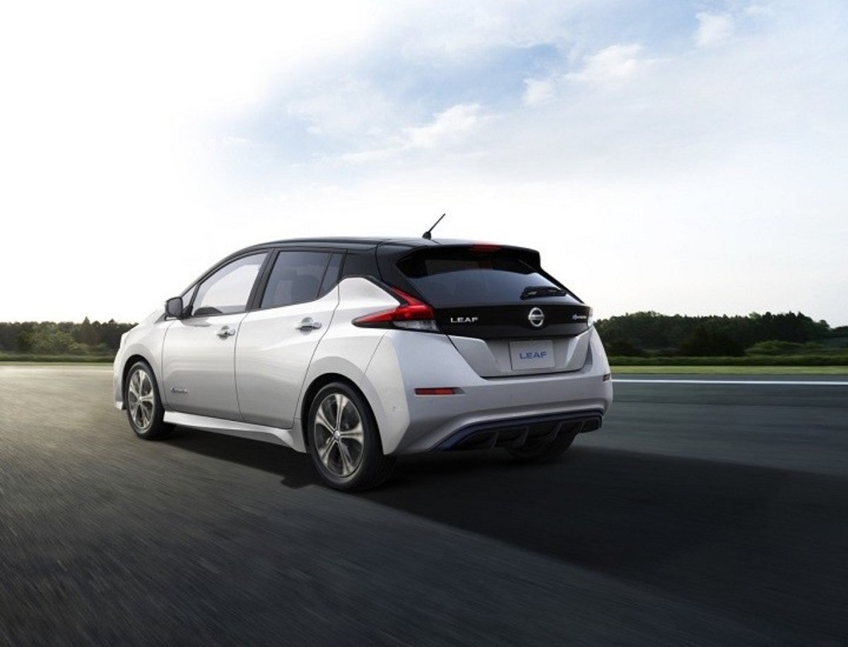 Nissan considera clave ofrecer electricidad gratuita para impulsar el coche eléctrico