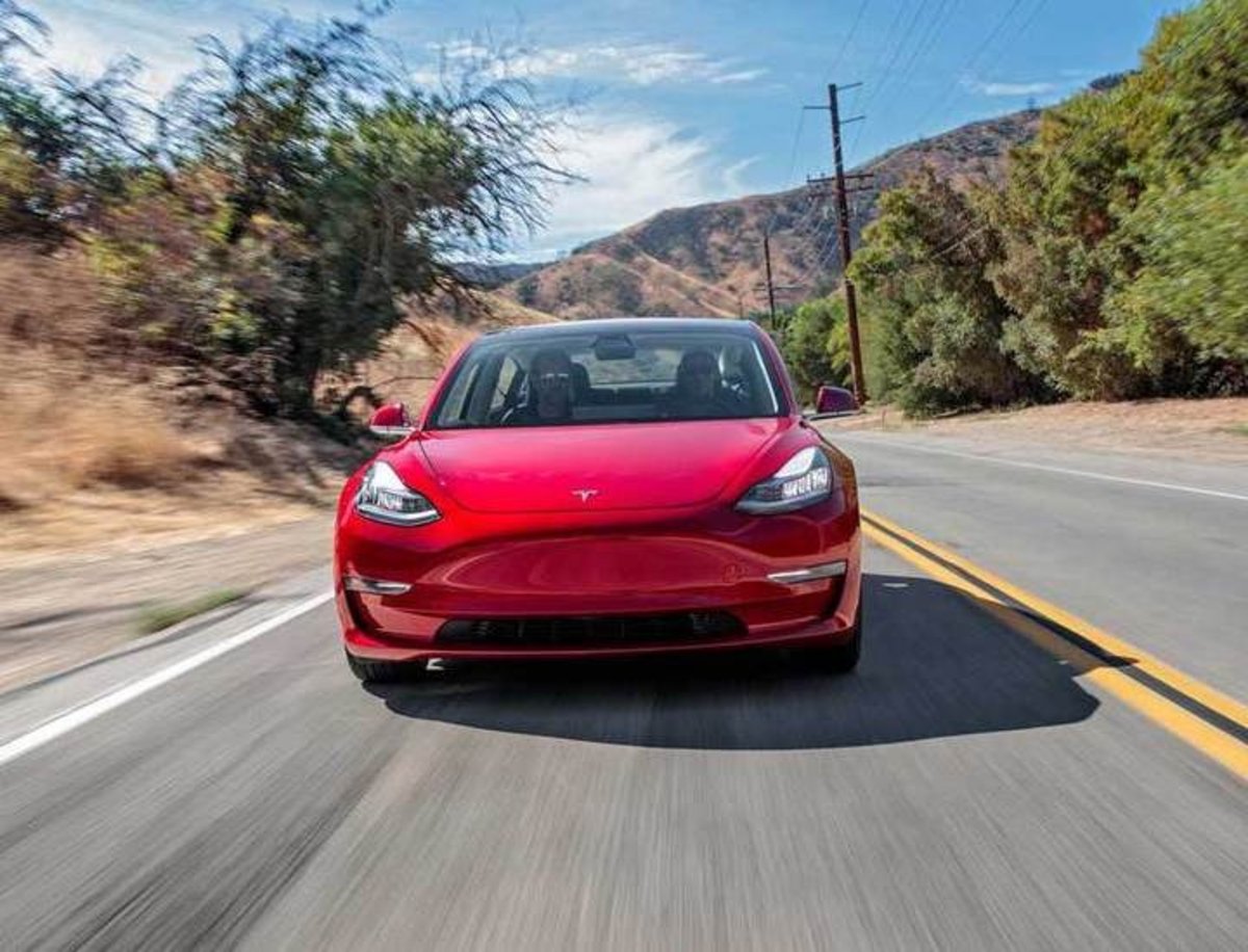 Tesla ha salido al paso para explicar el porqué del bajo ritmo de producción del Model 3
