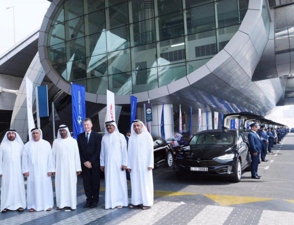 Dubái y el mundo al revés, ¿por qué un país rico en petróleo incentiva el coche eléctrico?