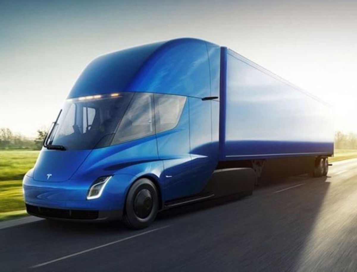 Estos son los precios de las 2 versiones del Tesla Semi, ¿adiós a las mecánicas diésel?