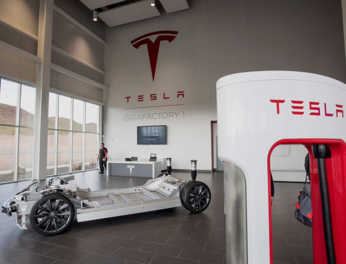 Tesla podría estar detrás de la escasez actual de baterías de los coches eléctricos
