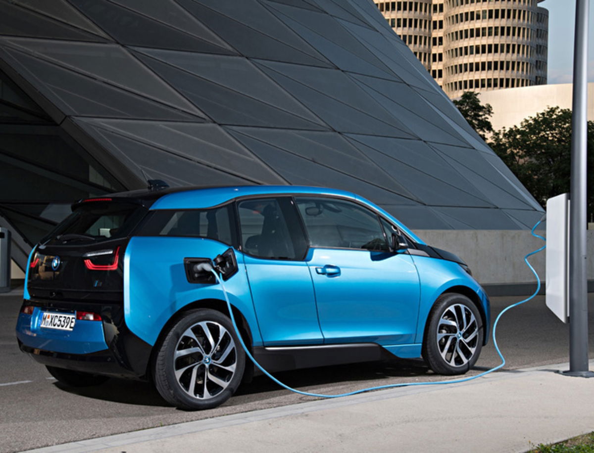 La tendencia del precio de las baterías harán viable el coche eléctrico muy pronto
