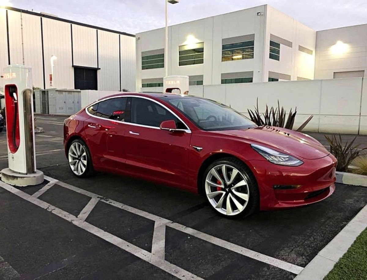 La cara oscura de la actual producción del Tesla Model 3 según un informe de la CNBC