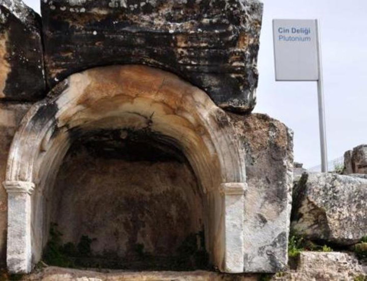 Resuelto el misterio de la "puerta del infierno" romana encontrada en Turquía
