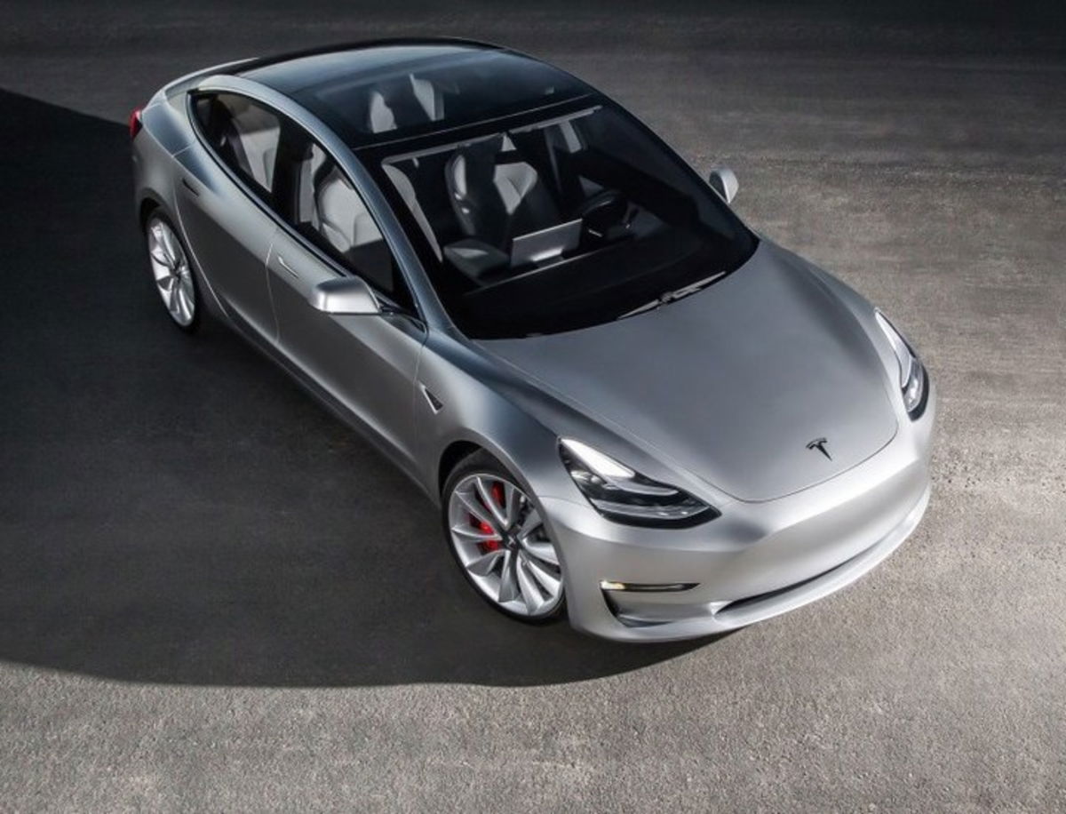 Una empresa compra 3 unidades del Tesla Model 3 para vender sus secretos a los fabricantes