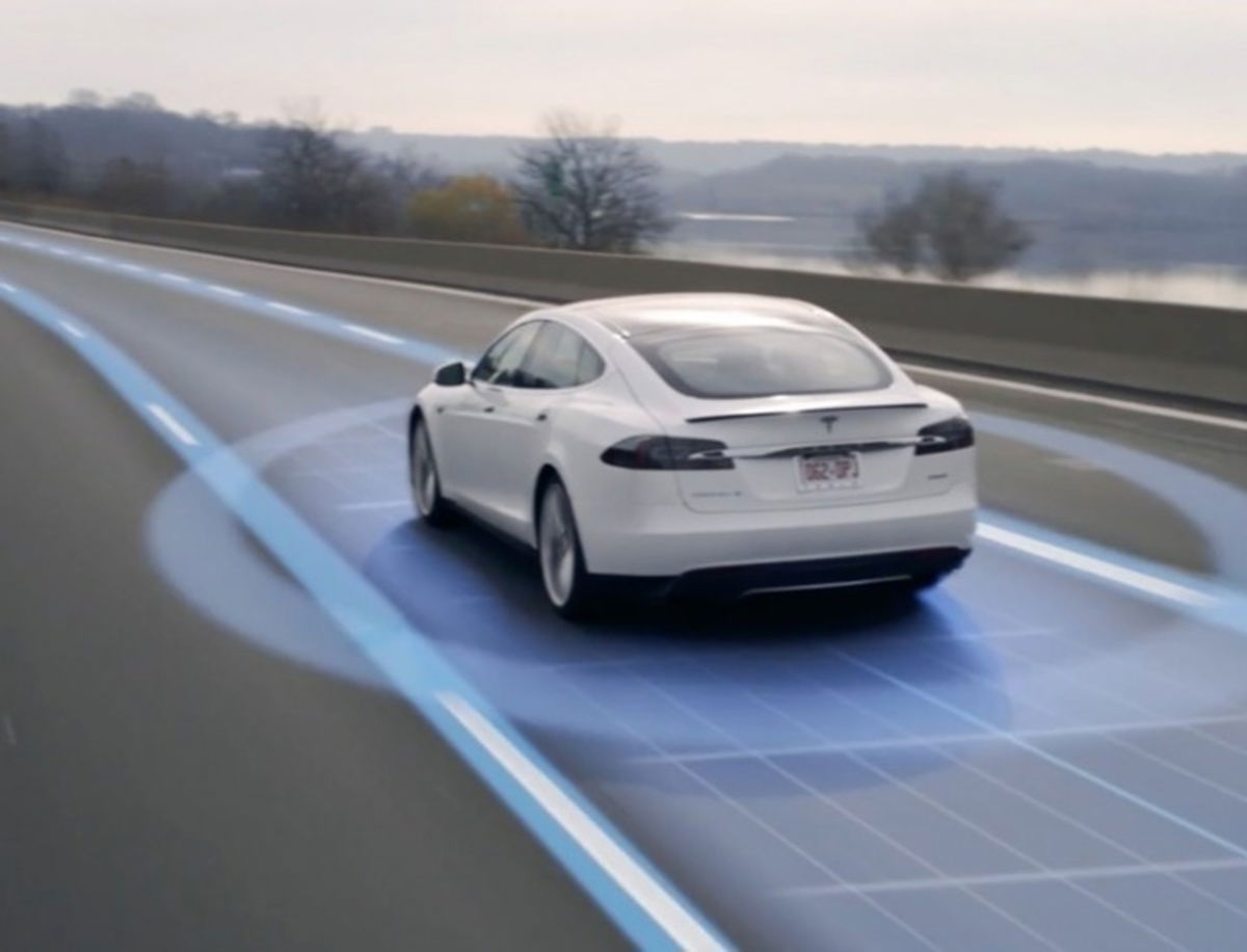 Por qué Tesla no usa el sensor LiDAR , uno de los más importantes del coche autónomo