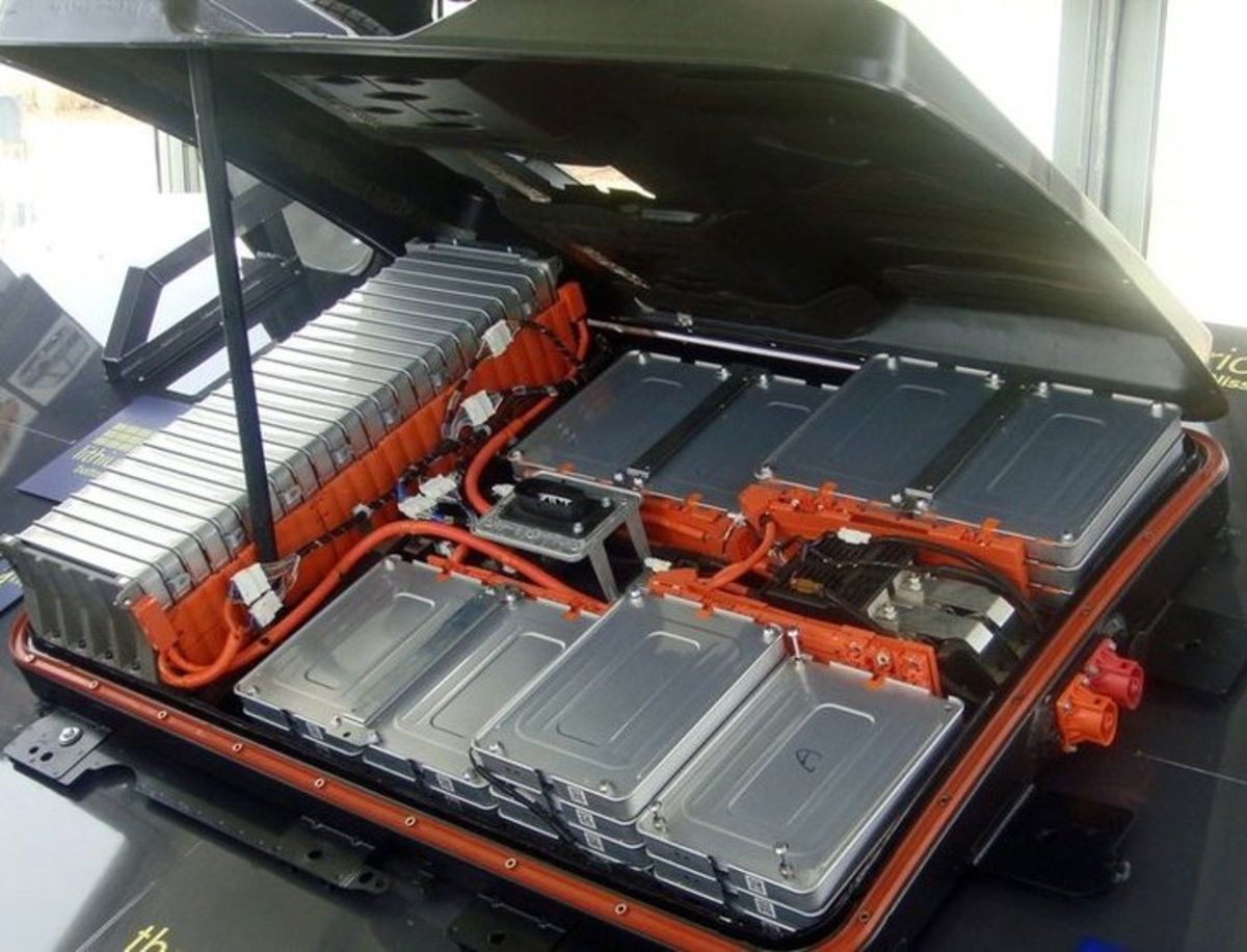 Por qué se debe legislar la futura sustitución de baterías de coches eléctricos
