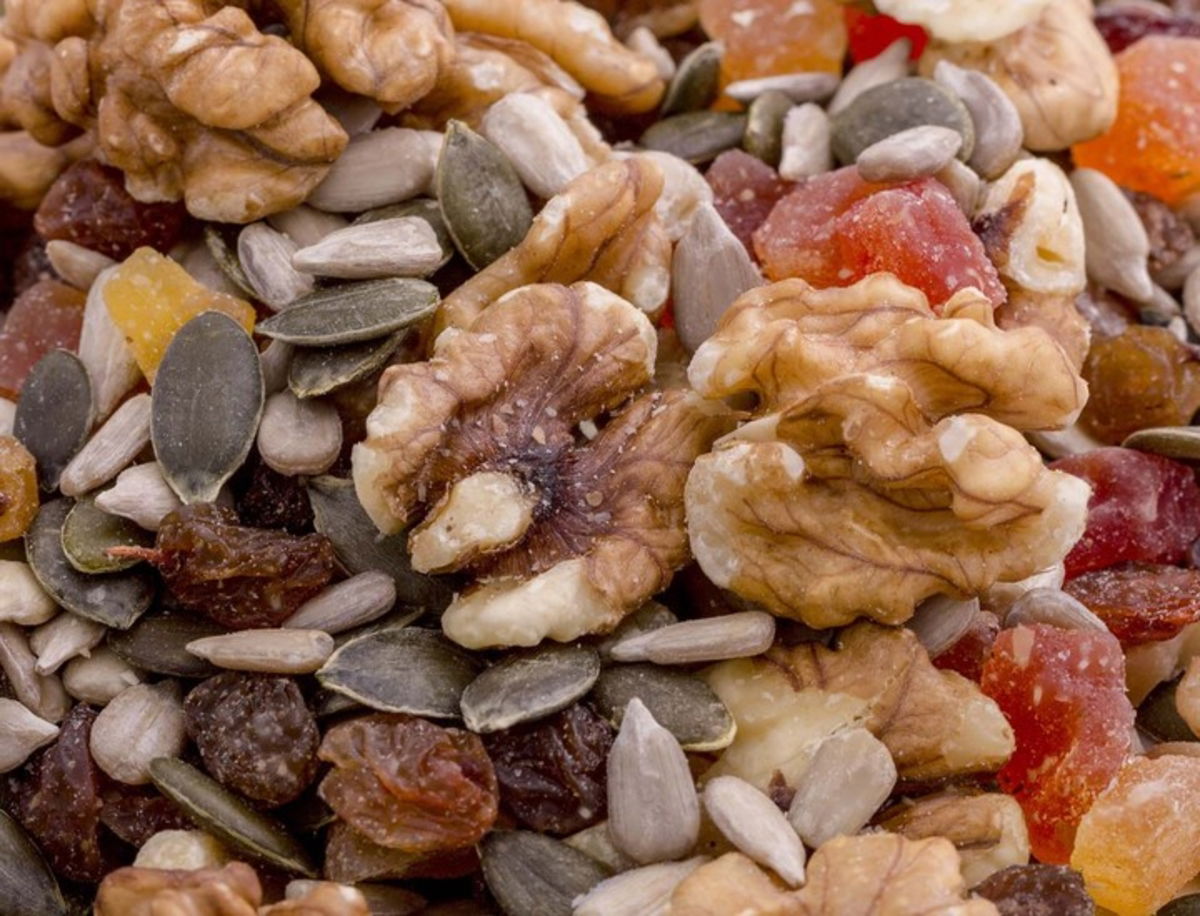 "Puede contener trazas de frutos secos": por qué este mensaje aparece en tantos alimentos