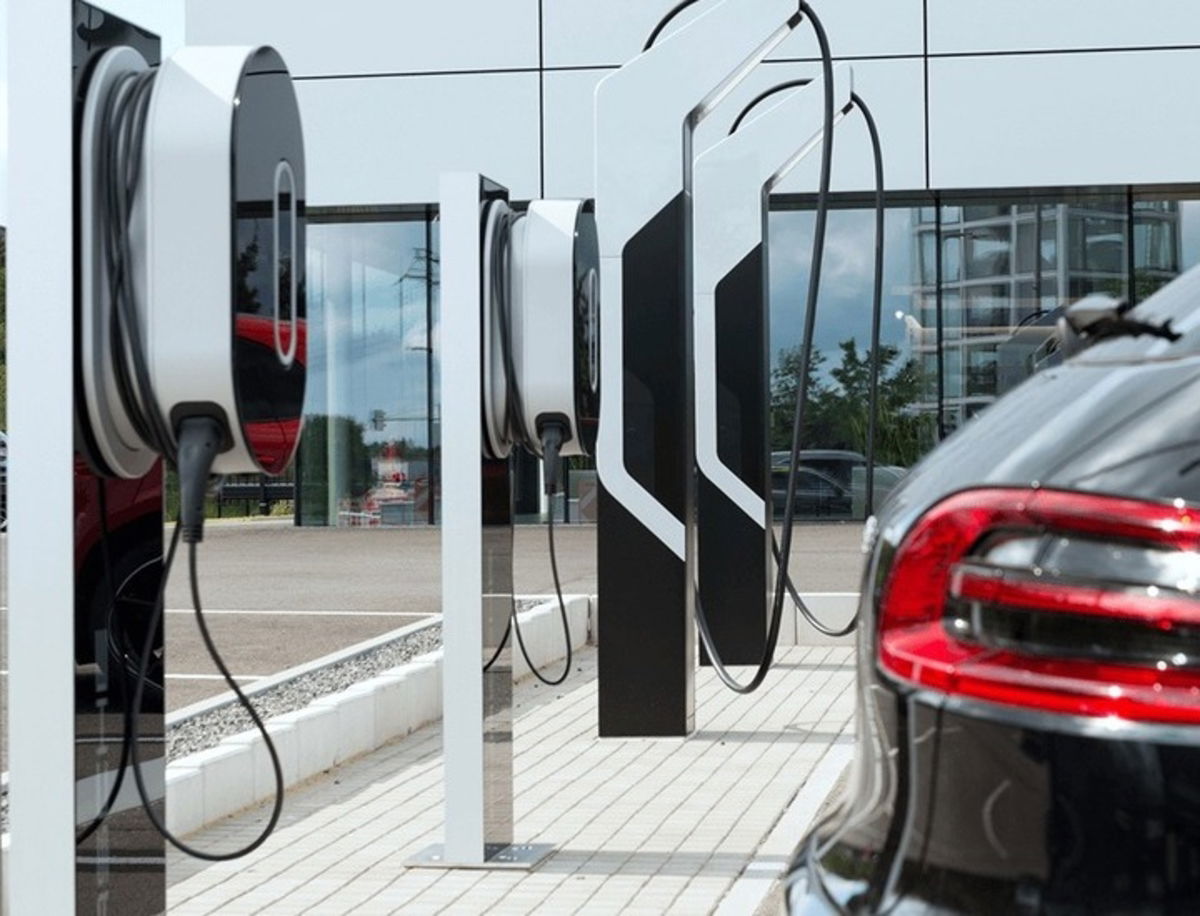 El diseño de las estaciones de recarga del coche eléctrico es ya un punto diferencial