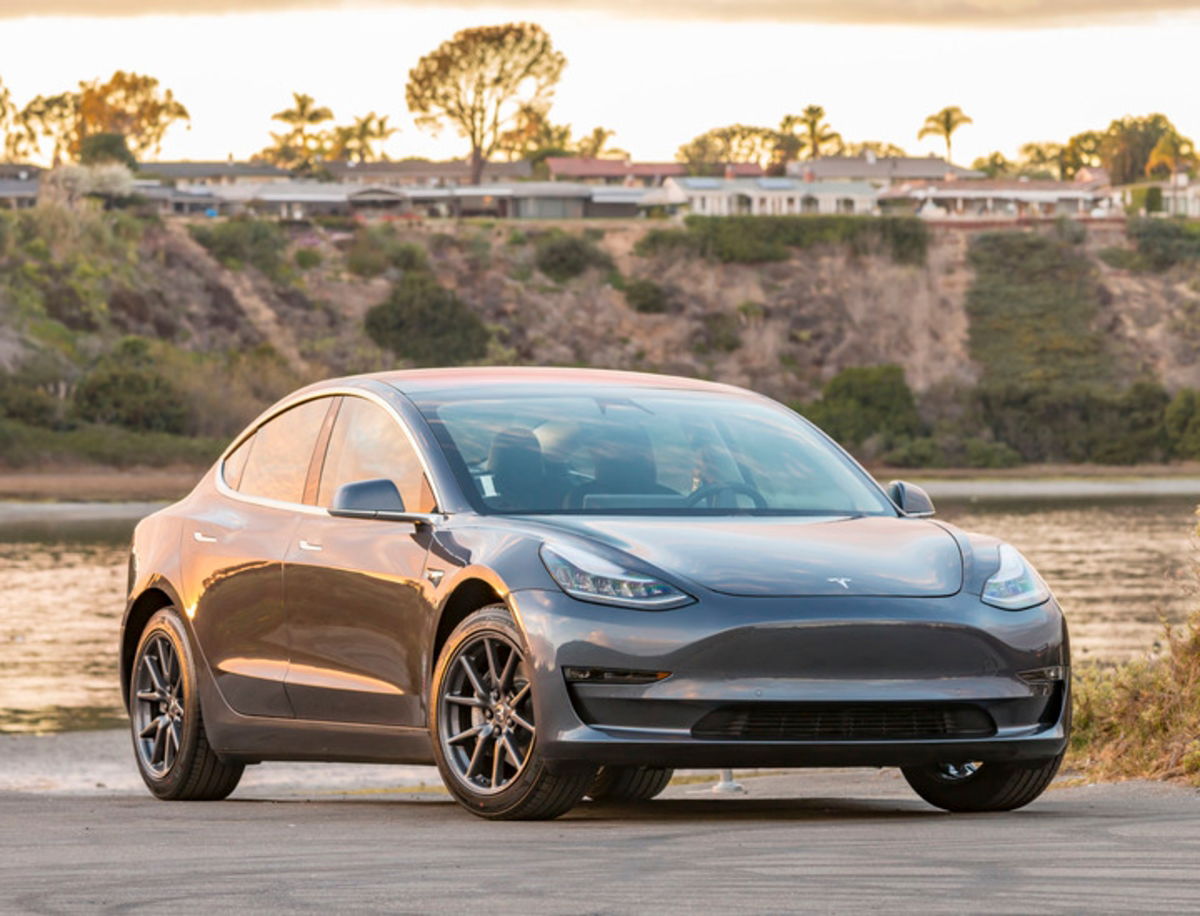 Tesla presenta las nuevas versiones Dual Motor y Performance del Model 3