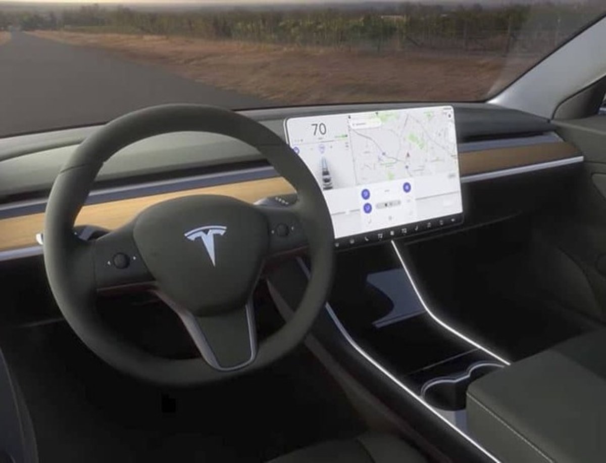 Tesla pretende que saques más partido del Model 3 ofreciéndote un dinero extra