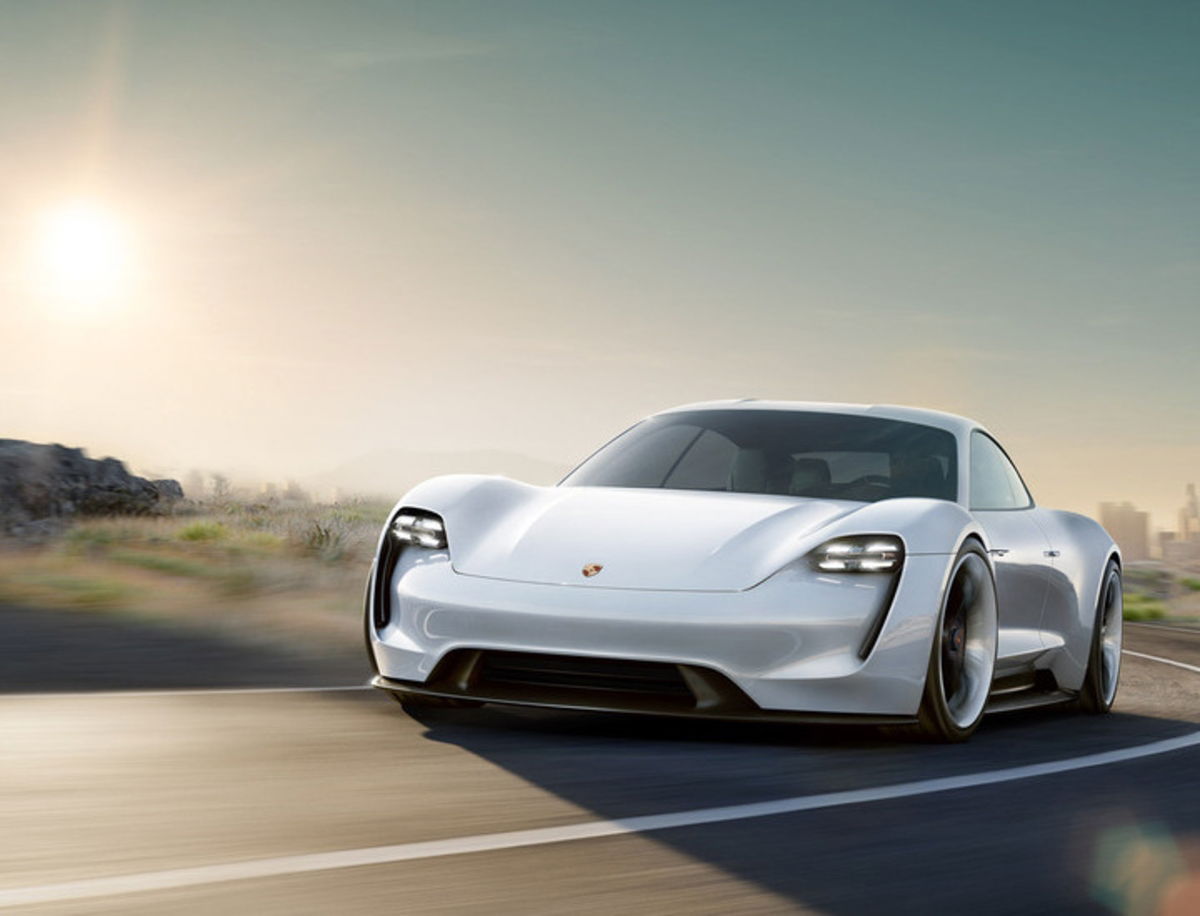 El objetivo de Porsche no es competir con Tesla sino tejer su reputación eléctrica