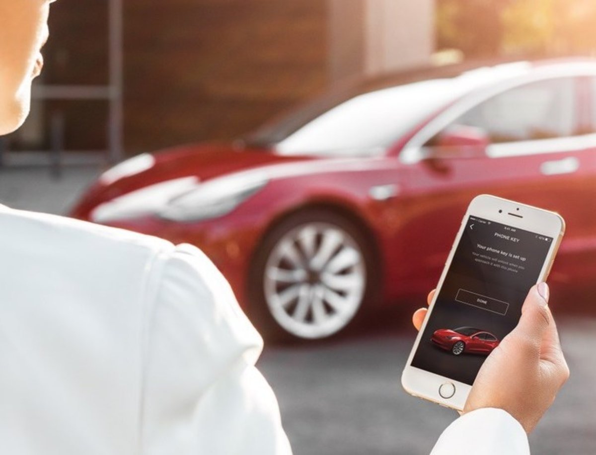 Tesla lanza una función que permite limitar la velocidad del vehículo desde la app