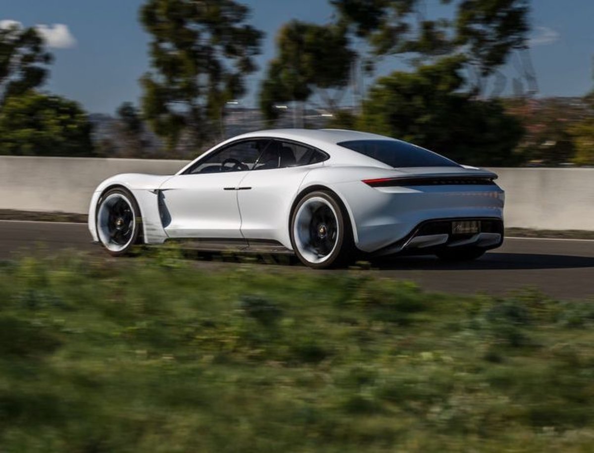 Porsche ha confirmado los datos técnicos del Taycan, el futuro rival del Tesla Model S