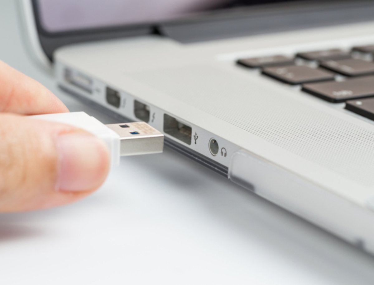 Desconectar un USB sin expulsarlo no es tan peligroso como crees