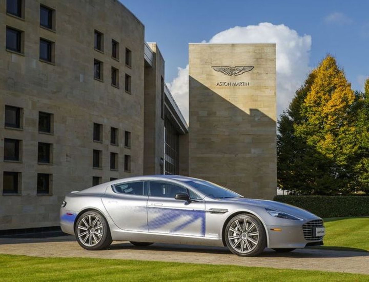 El Aston Martin RapidE ya está más cerca, así será su tecnología de 800 voltios