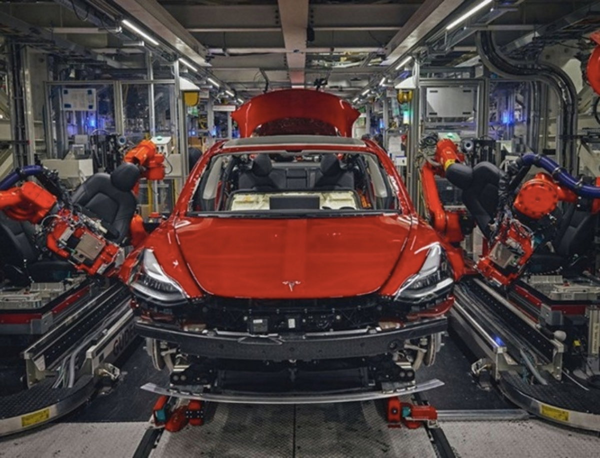 El robot participa en el 95% de la producción del model 3