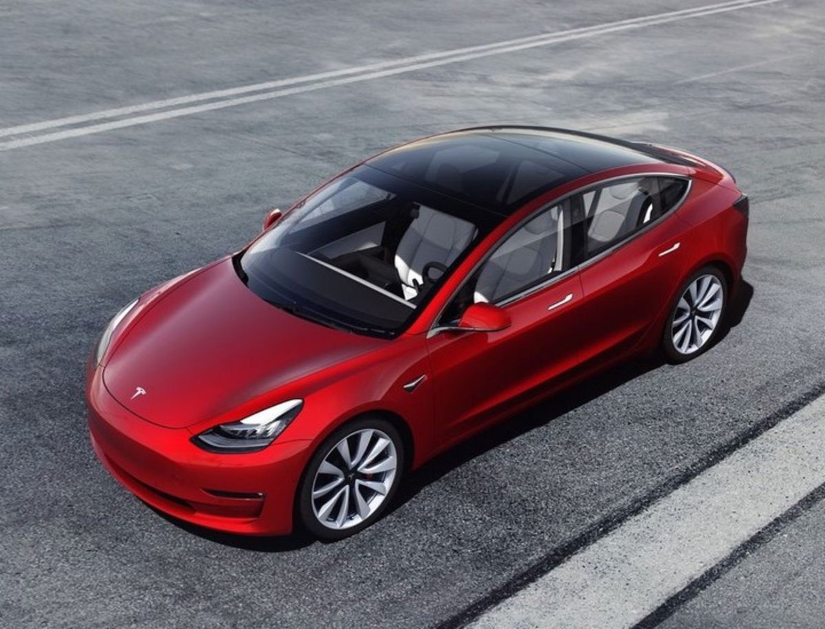 Tesla no puede comercializar el Model 3 en Europa todavía, cuál es el motivo