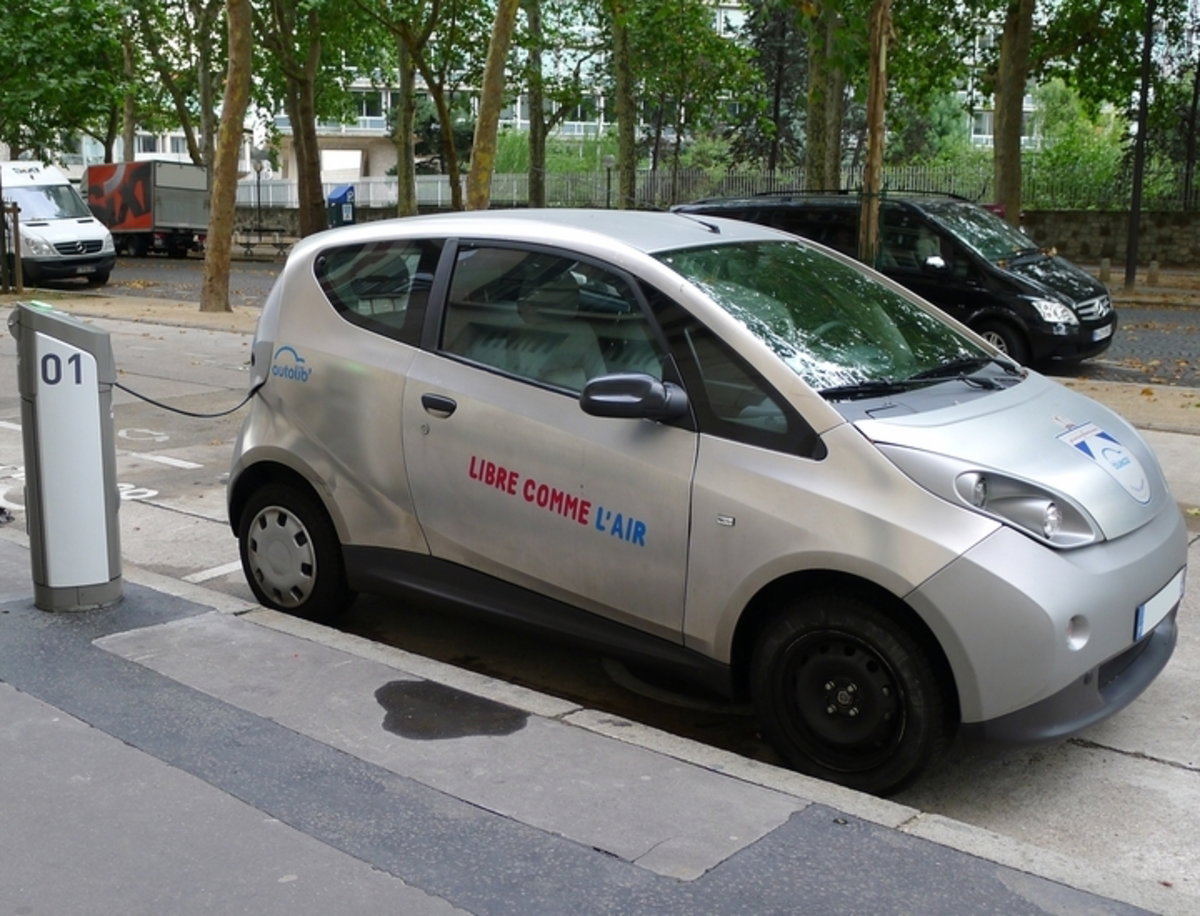 Bolloré Bluecar, el coche compartido que podría acercar la movilidad sostenible