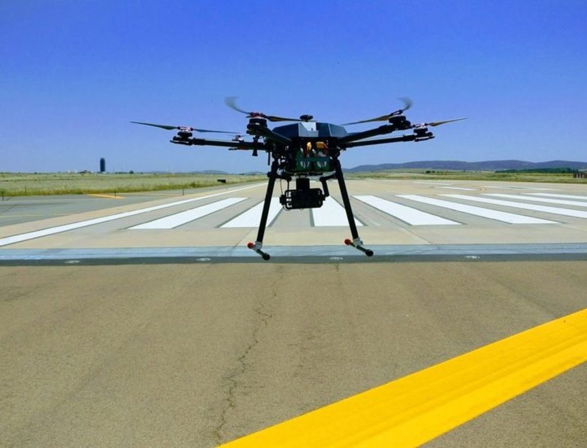 Por qué el aeropuerto de Gatwitck cerró tras la presencia de varios drones