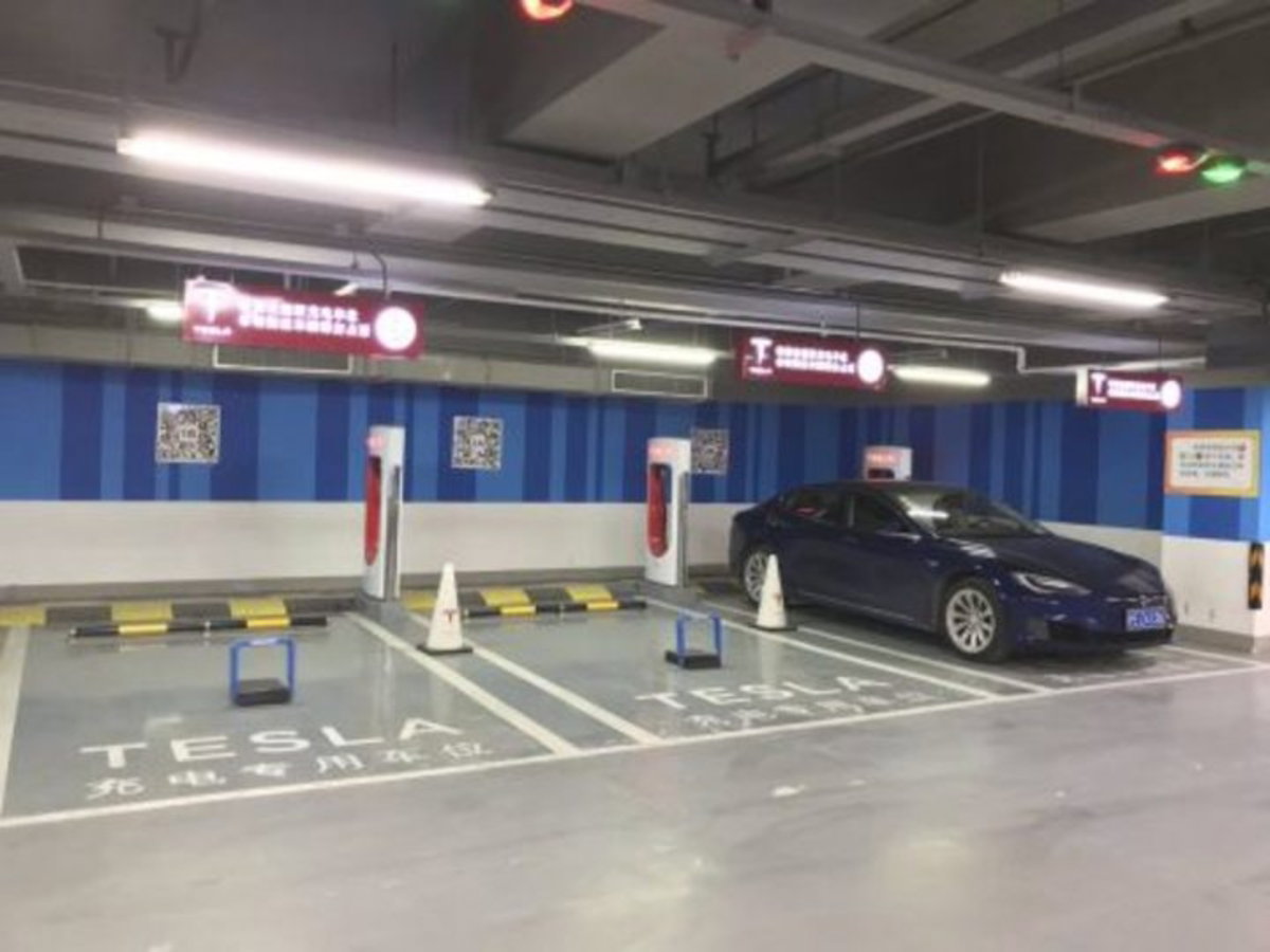 La intuitiva solución para evitar que los coches estacionen en plazas con puesto de carga