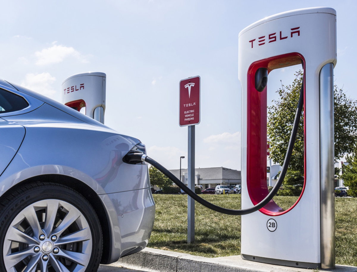 El plan de Tesla para que cualquier coche eléctrico pueda cargar en la red Supercharger