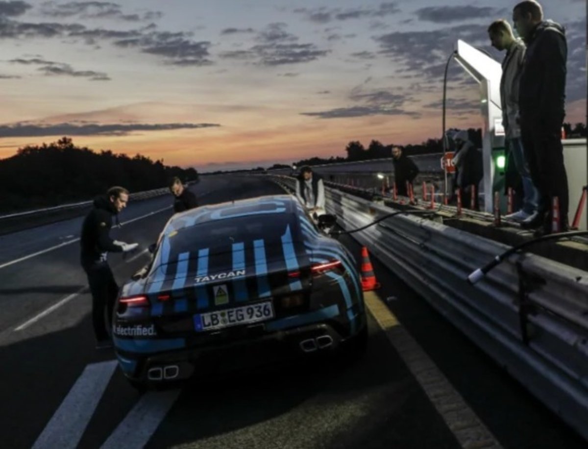 El Porsche Taycan fija un nuevo récord de distancia recorrida de un coche eléctrico