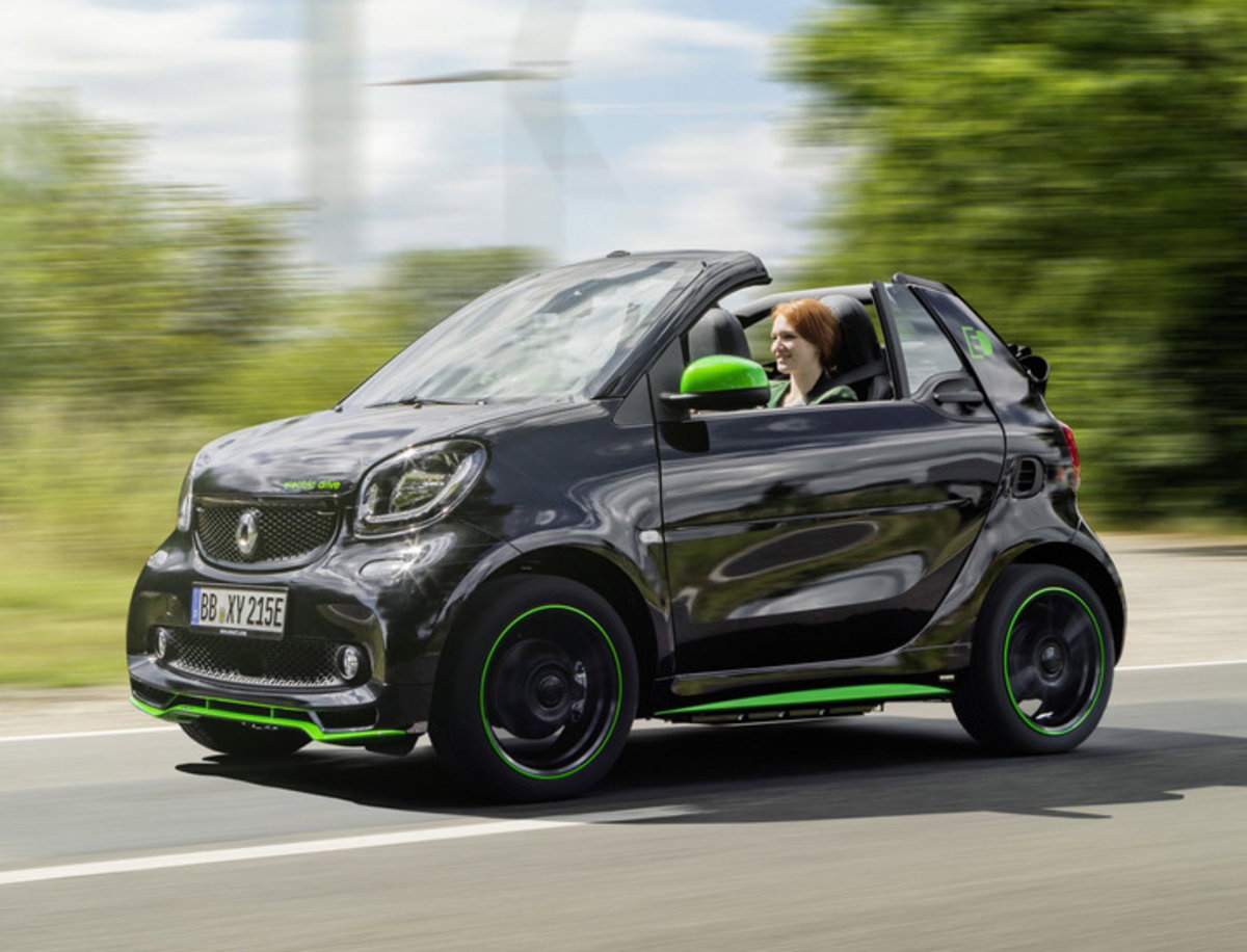 El auge del coche eléctrico está cerca, Daimler no desarrollará motores diésel y gasolina