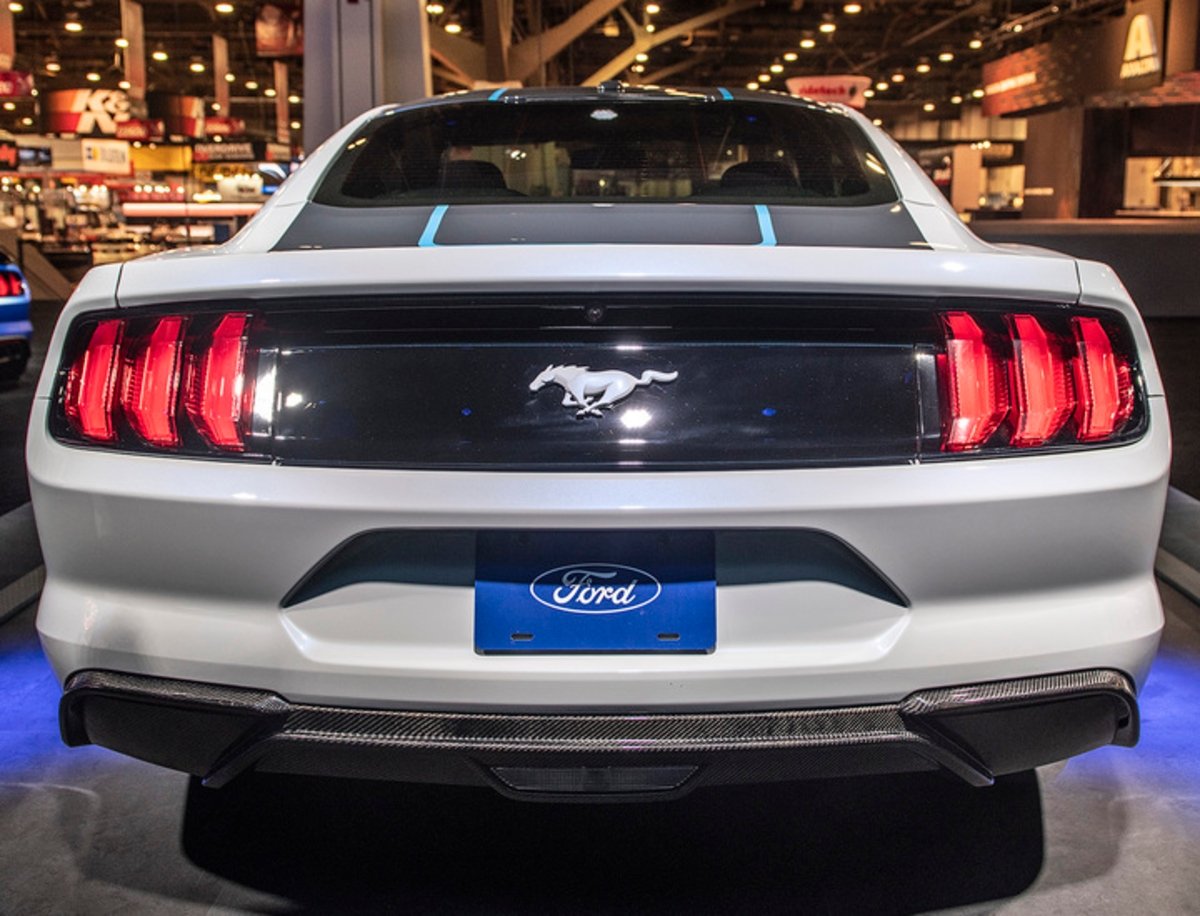 Ford crea el anti Mustang definitivo, con motor eléctrico y cambio manual