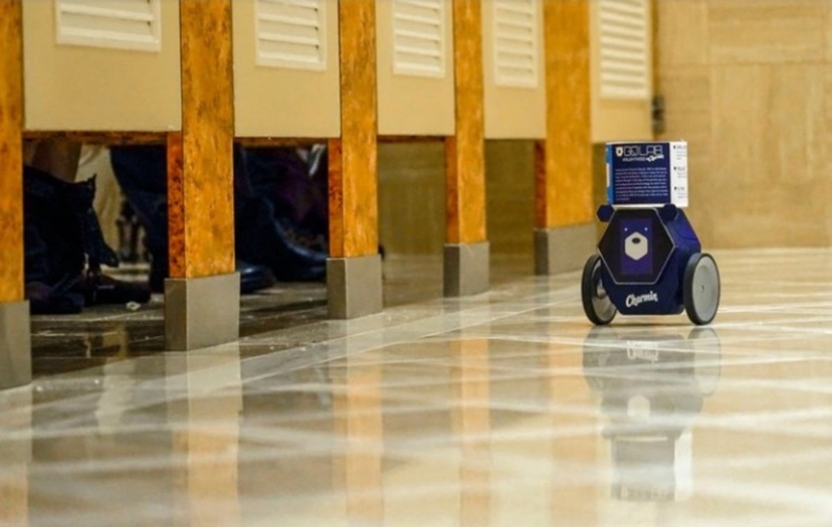 Rollbot, el robot que te trae papel higiénico en una emergencia