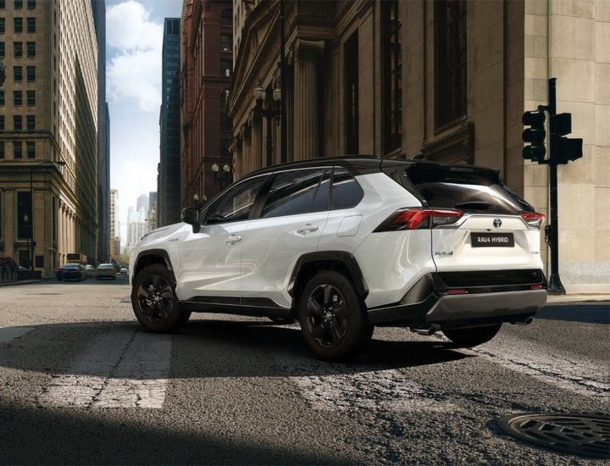 Por qué Noruega prohíbe los anuncios de Toyota sobre los coches eléctricos