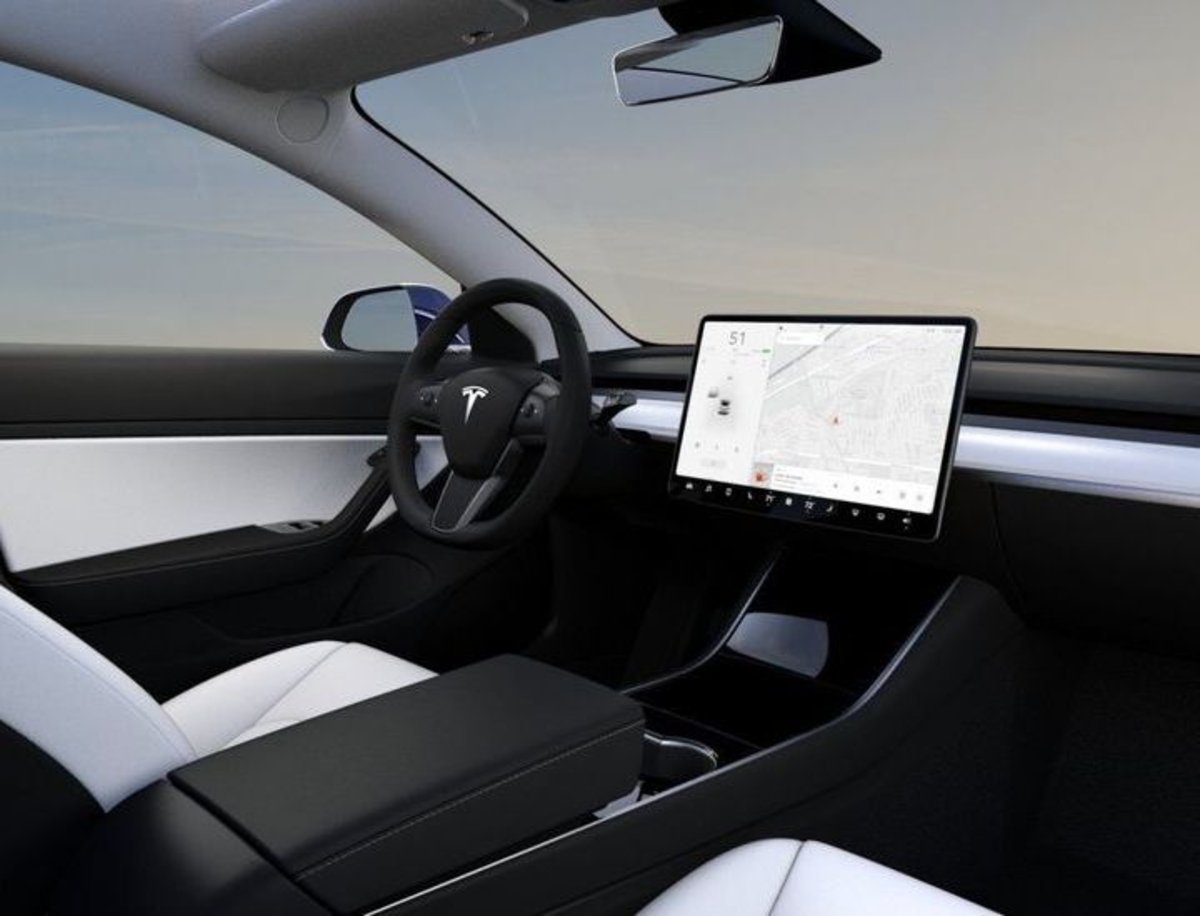 Tesla revela por qué hay una cámara para grabar qué ocurre en el interior de sus coches