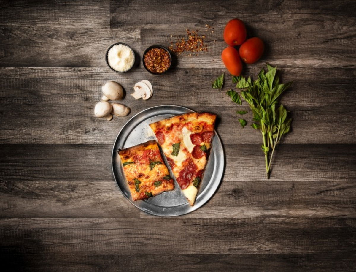 Criptomonedas chinas, aniversarios y pizzas