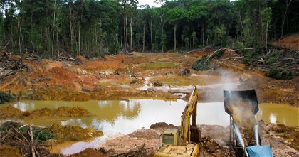 Los devastadores efectos que produce la minería de oro en el Amazonas