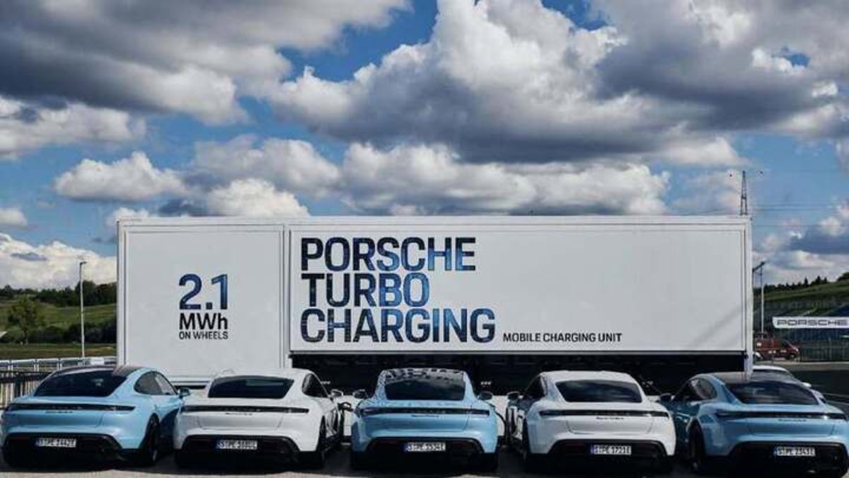 El sistema de carga portátil de Porsche para competir con las estaciones Supercharger