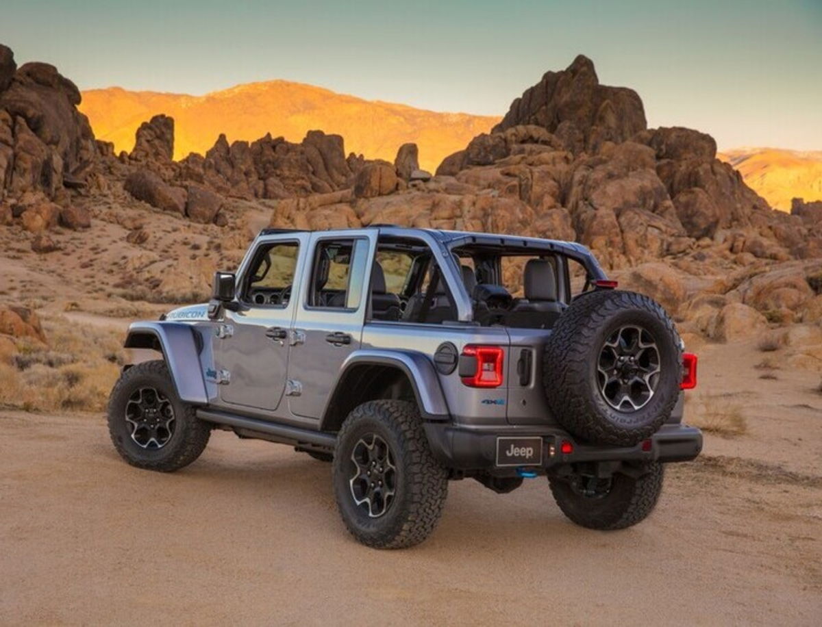 Jeep Wrangler 4xe, el todoterreno estrena su primera mecánica híbrida enchufable