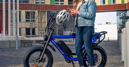 La bicicleta con baterías que juega a ser un ciclomotor para la ciudad