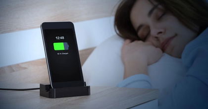 Descubre por qué no deberías cargar tu móvil mientras duermes Descubre por qué no deberías cargar tu móvil mientras duermes