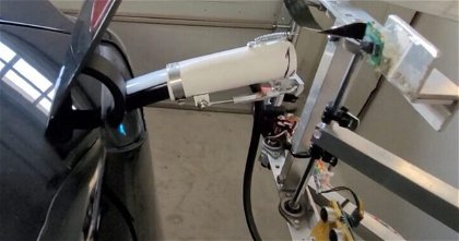 Crean un brazo robótico para cargar de forma autónoma el coche eléctrico en casa
