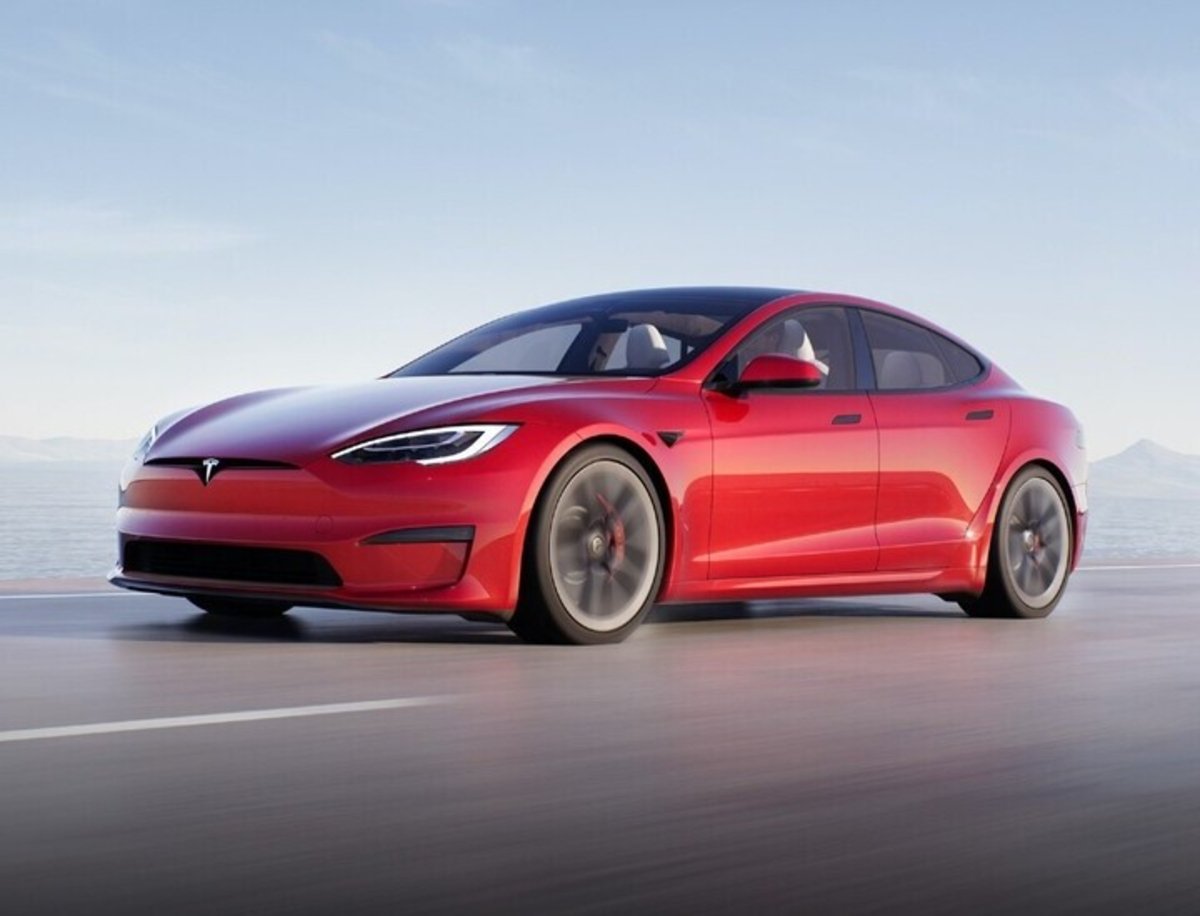 El Tesla Model S Plaid mueve los cimientos de Dodge por su increíble aceleración
