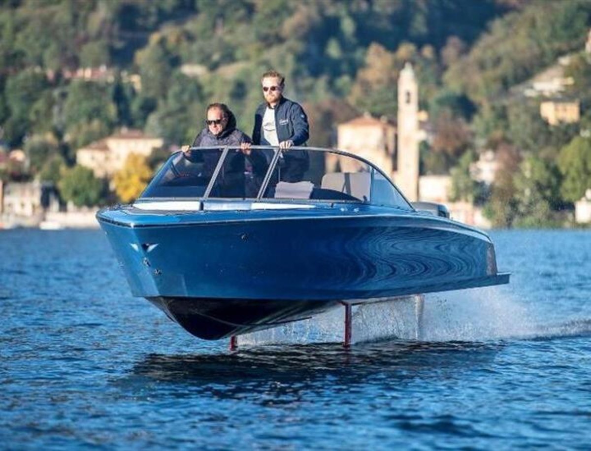 Candela C-8, the electric boat that flies over the water and is already a success