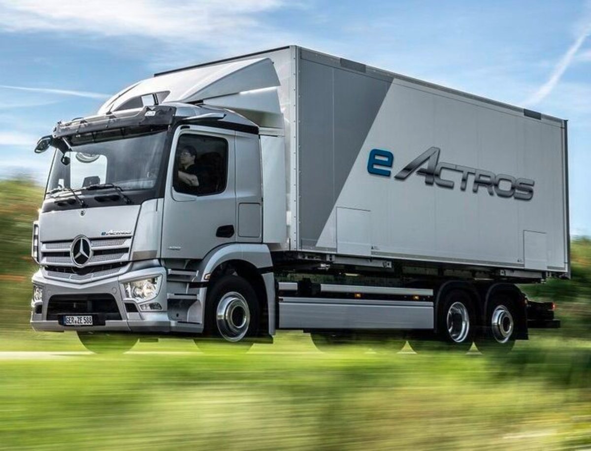 Mercedes-Benz y el camión eActros, así es su primer camión de carretera puramente eléctrico