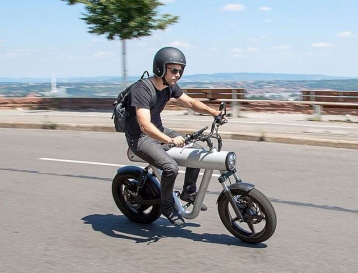 Pocket Rocket, una bicicleta eléctrica que destaca por contar con una enorme batería