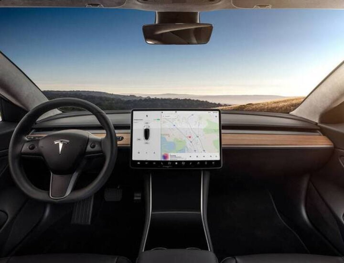Tesla reconvertida en una empresa de contratación de servicios premium