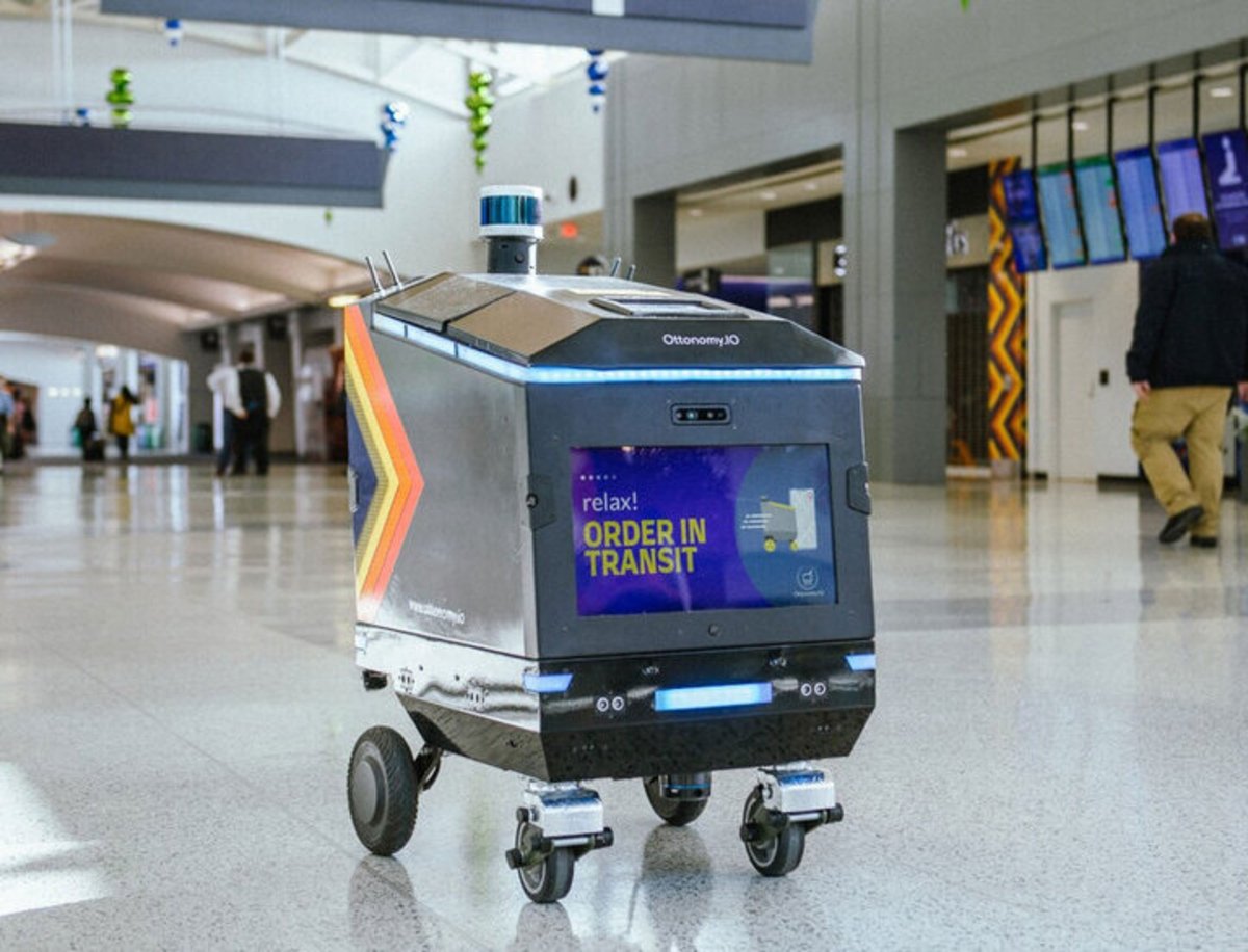 Ottonomy, el robot de entrega de paquetería que ya es esencial en la pandemia