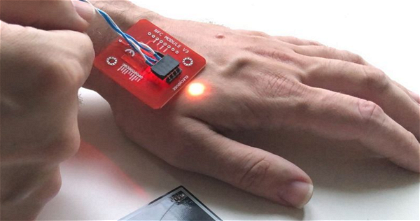 ¿Pagar con la mano? Los implantes bajo la piel podrían ser una realidad en 2030 o incluso antes